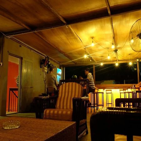 Gibbon Guesthouse Kuching Exterior foto