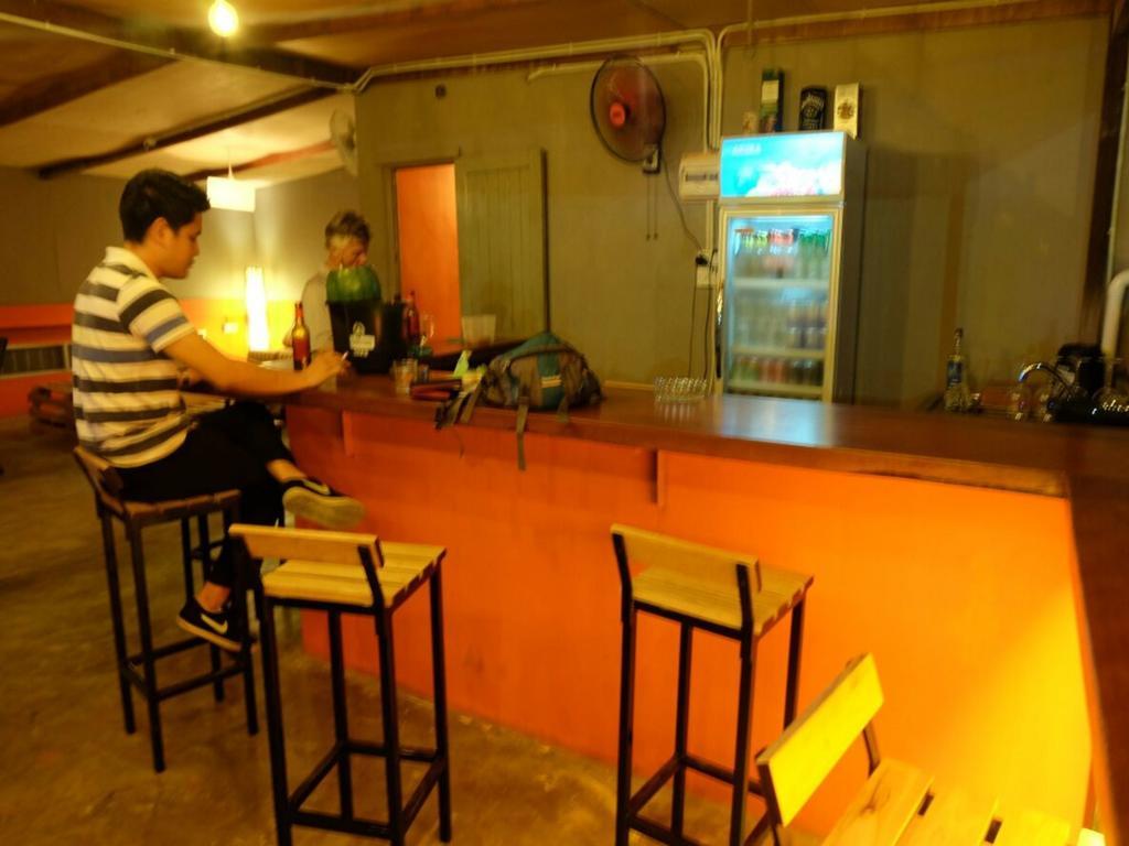 Gibbon Guesthouse Kuching Exterior foto